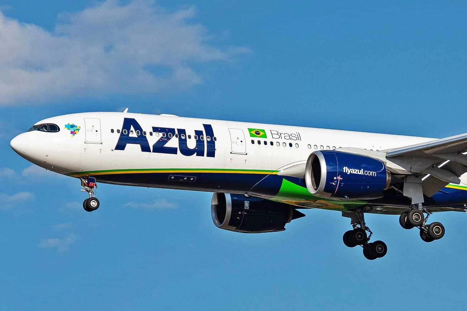 Ações da Azul derretem 15% em um só dia e renovam mínima histórica