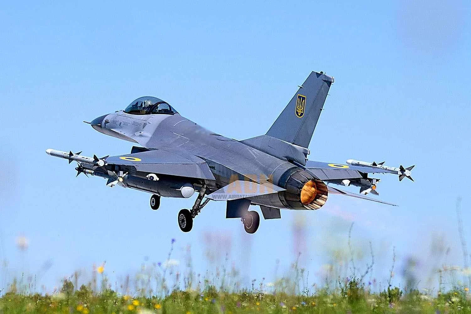 Jatos F-16 da Ucrânia abateram mísseis de cruzeiro russos, diz Zelensky