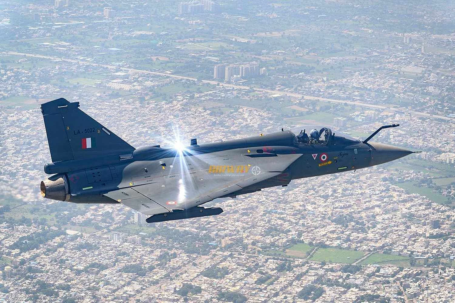 Brasil e Índia estariam negociando troca de C-390 por caças Tejas