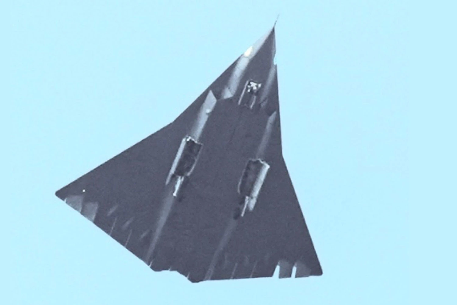 A foto mais clara da misteriosa aeronave chinesa (Redes sociais)