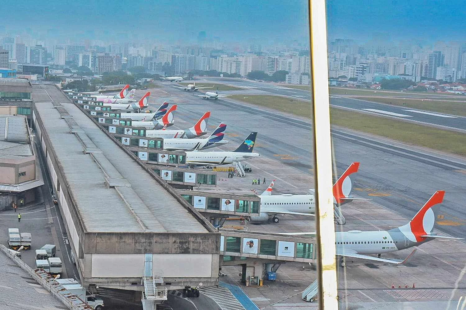 Projeto de Lei pode criar novas regras para embarque e desembarque de idosos nos aeroportos de São Paulo