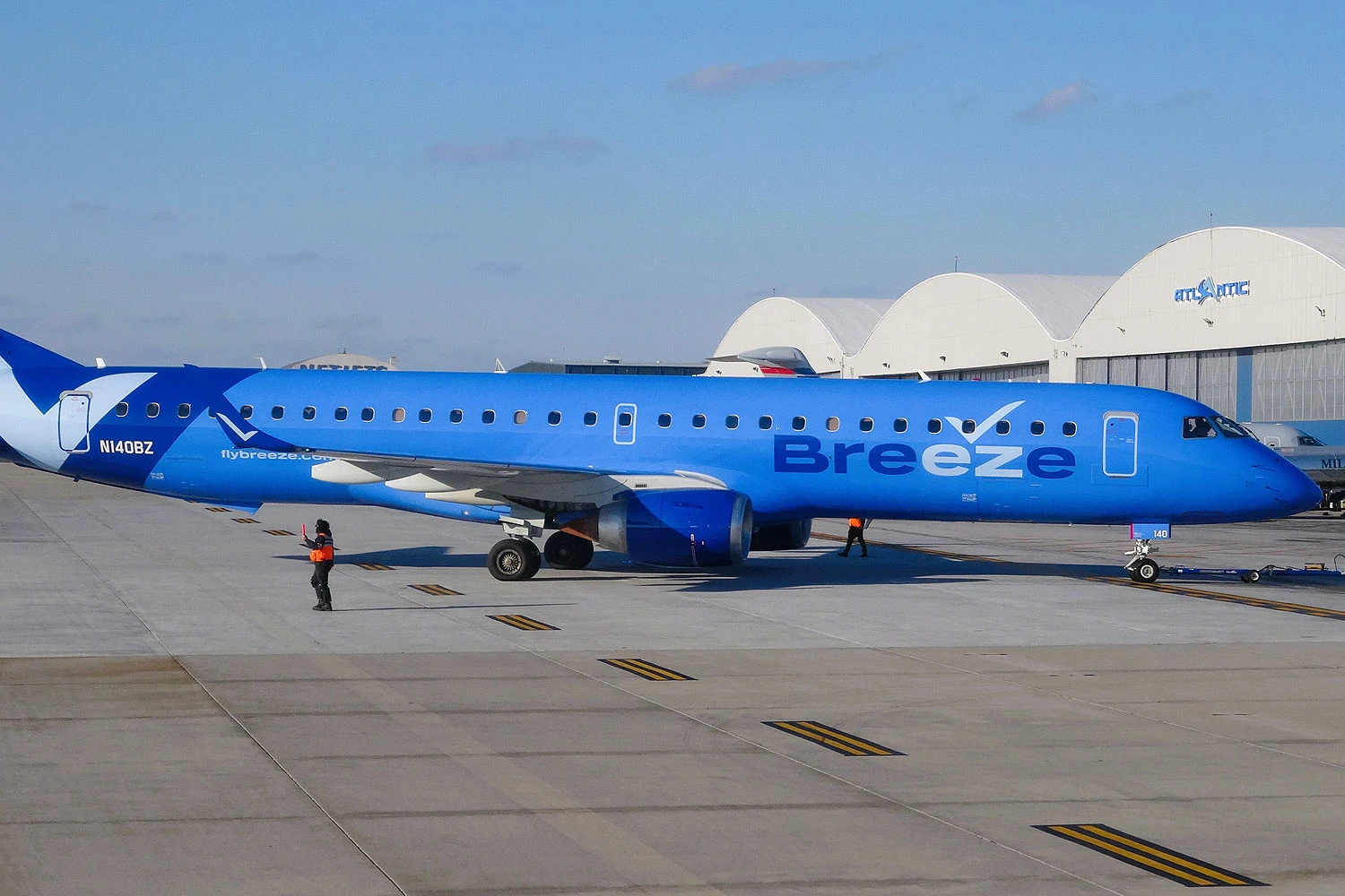 Breeze Airways Embraer E190 (Charles)