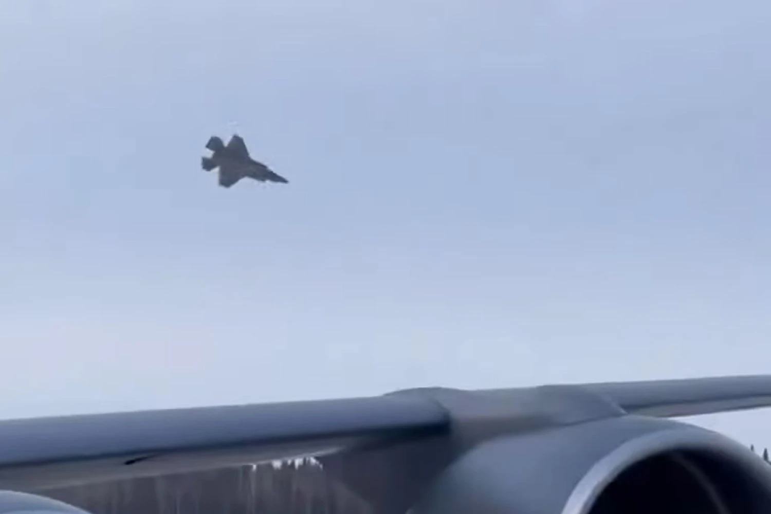 Vídeo: Caça F-35 da Força Aérea dos EUA cai no Alasca