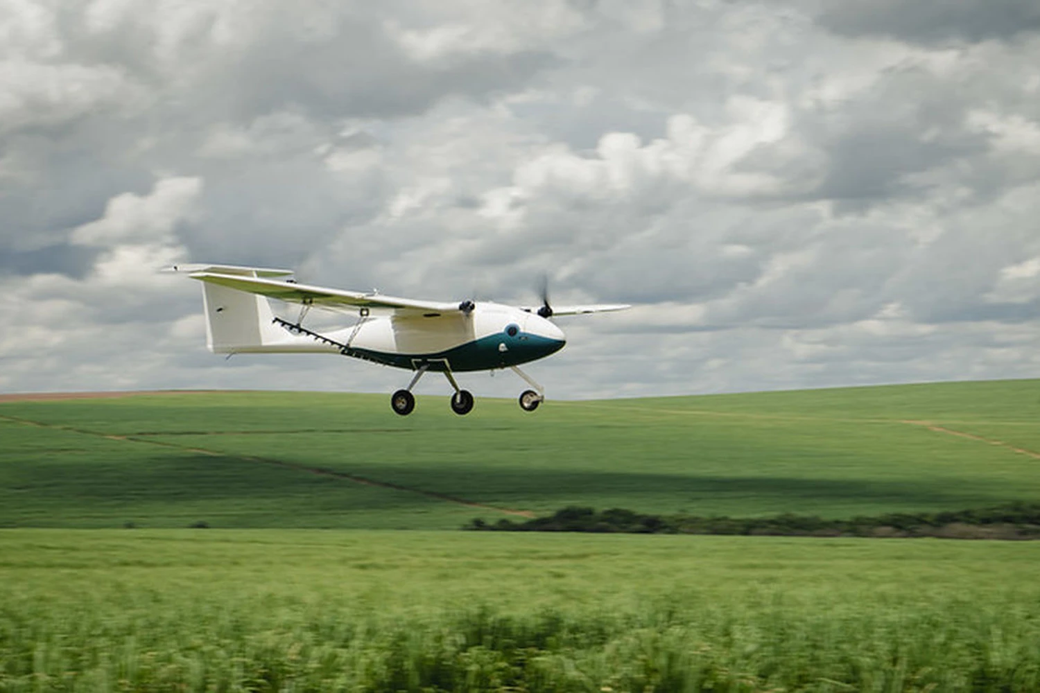 Brasil em breve terá um avião agrícola não tripulado