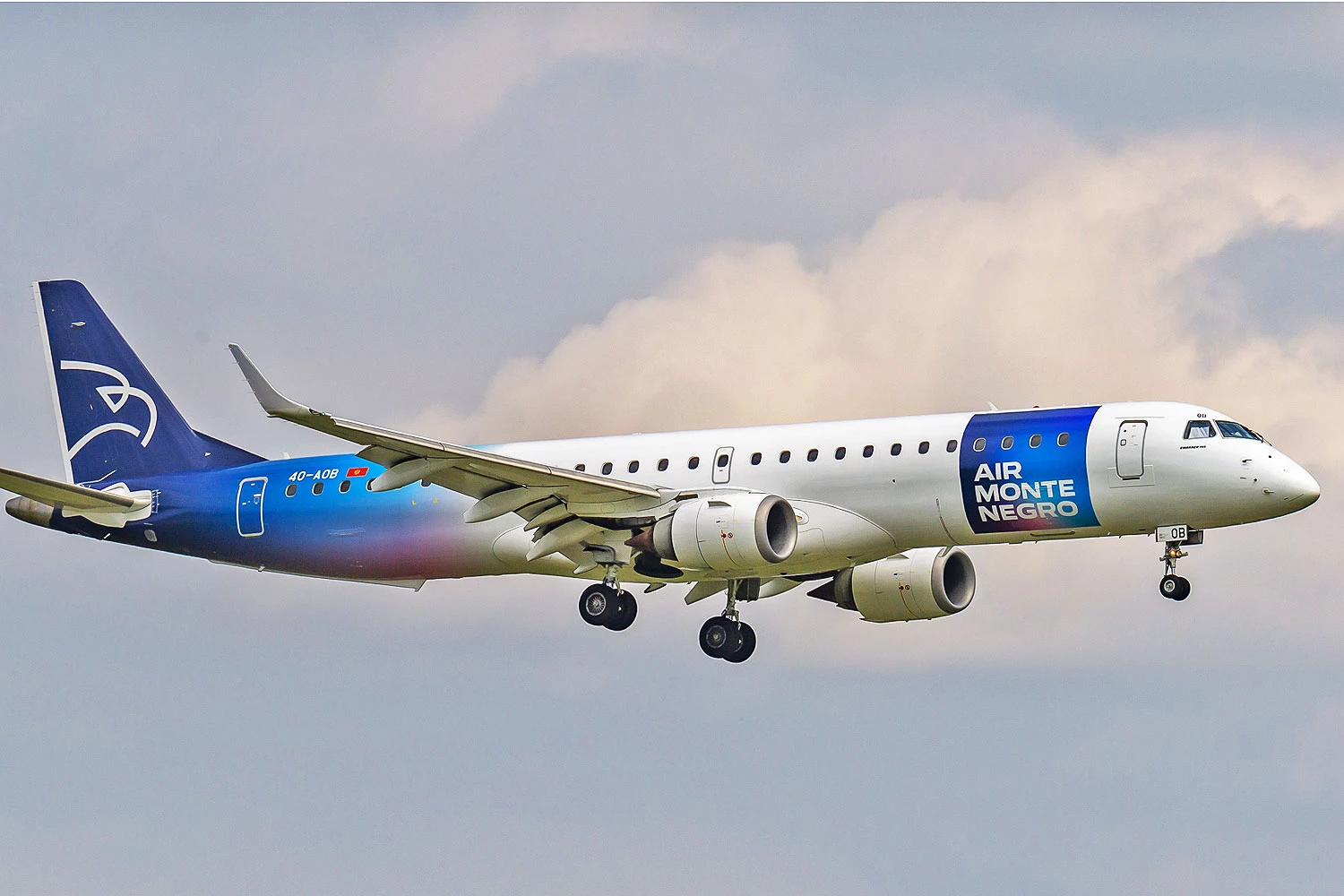 Air Montenegro recebeu seu terceiro Embraer E195