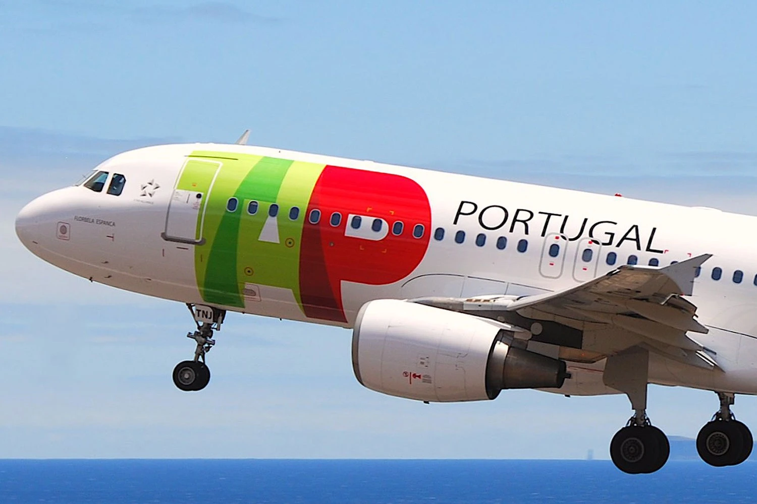 Air France‑KLM and Lufthansa submit final bids for 44.9% of TAP