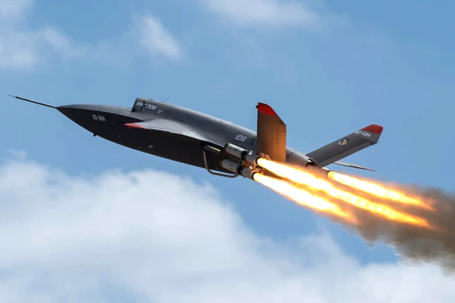 Kratos suspende voos do XQ-58 Valkyrie após queda de drone durante teste em Utah