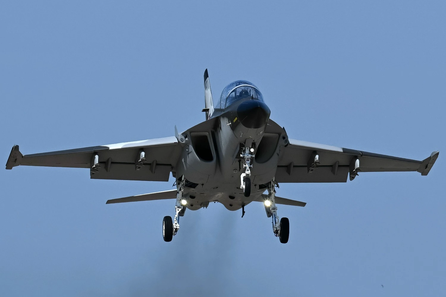 Textron Aviation lança turnê com o jato Beechcraft M-346N para demonstrá-lo para a Marinha dos EUA