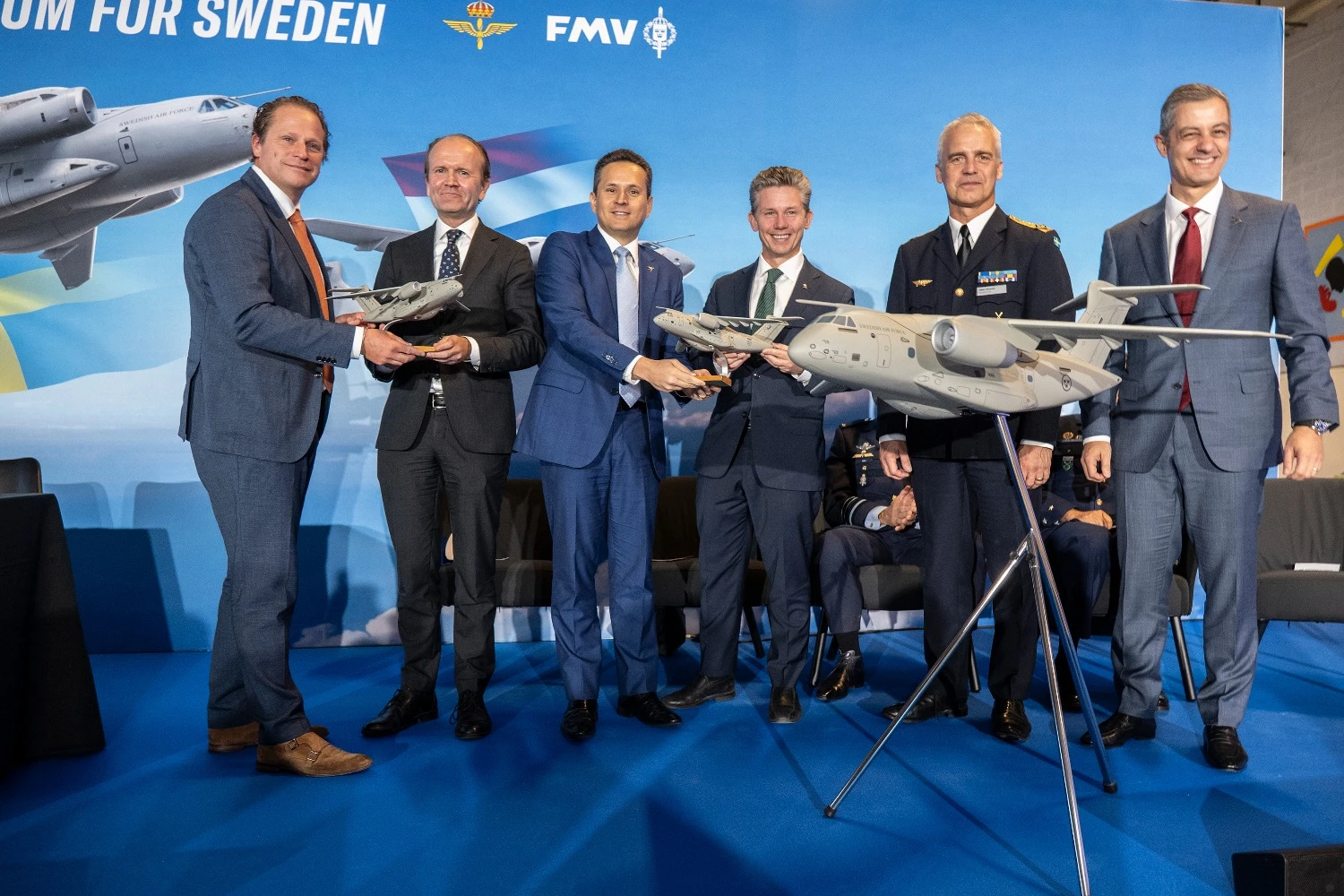 Assinatura do contrato ocorreu na Base Aérea de Uppsala, na Suécia (Embraer)