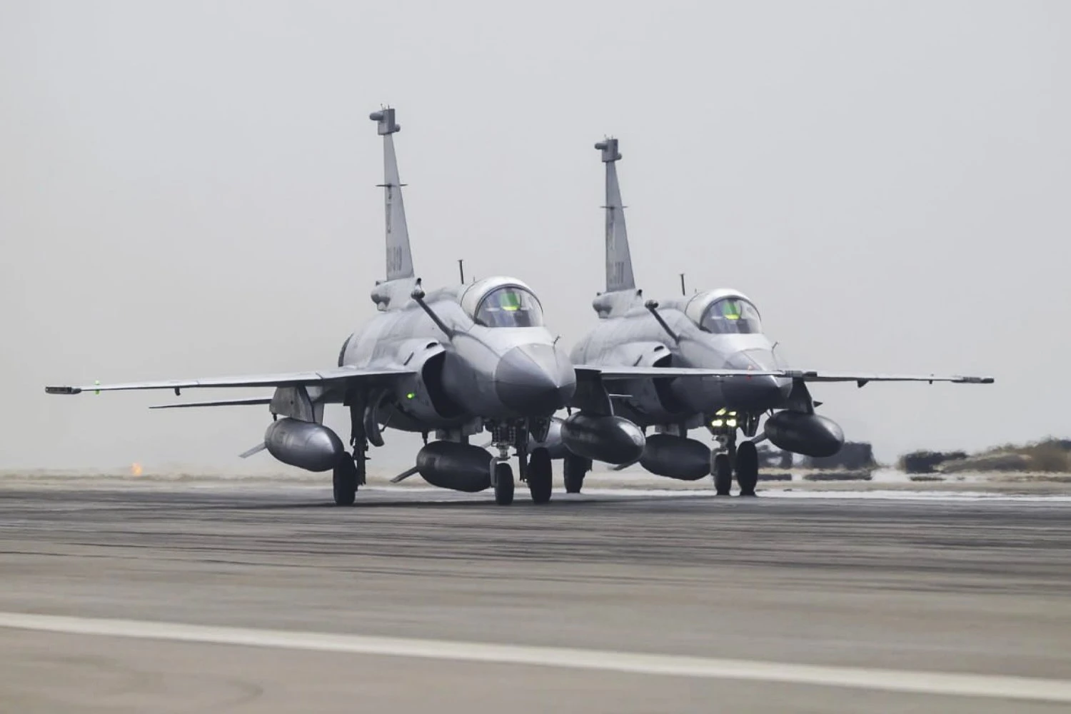 Paquistão anuncia novo contrato de venda do caça JF-17 Thunder