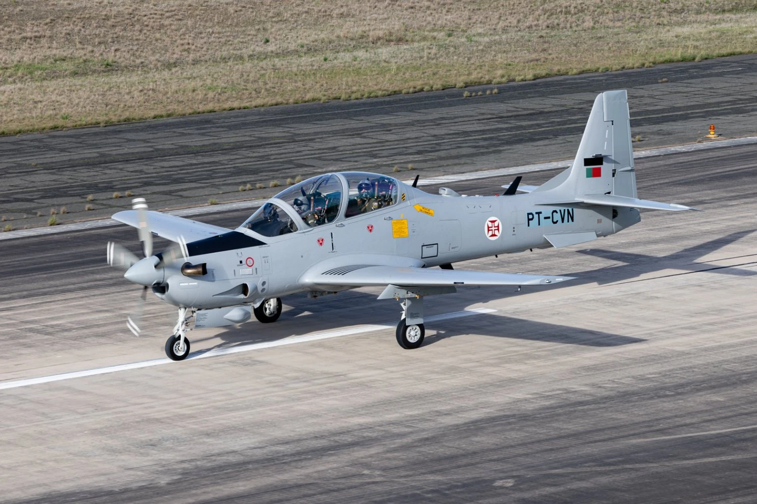 Primeiros cinco A-29N Super Tucano de Portugal chegam à Base Aérea de Beja