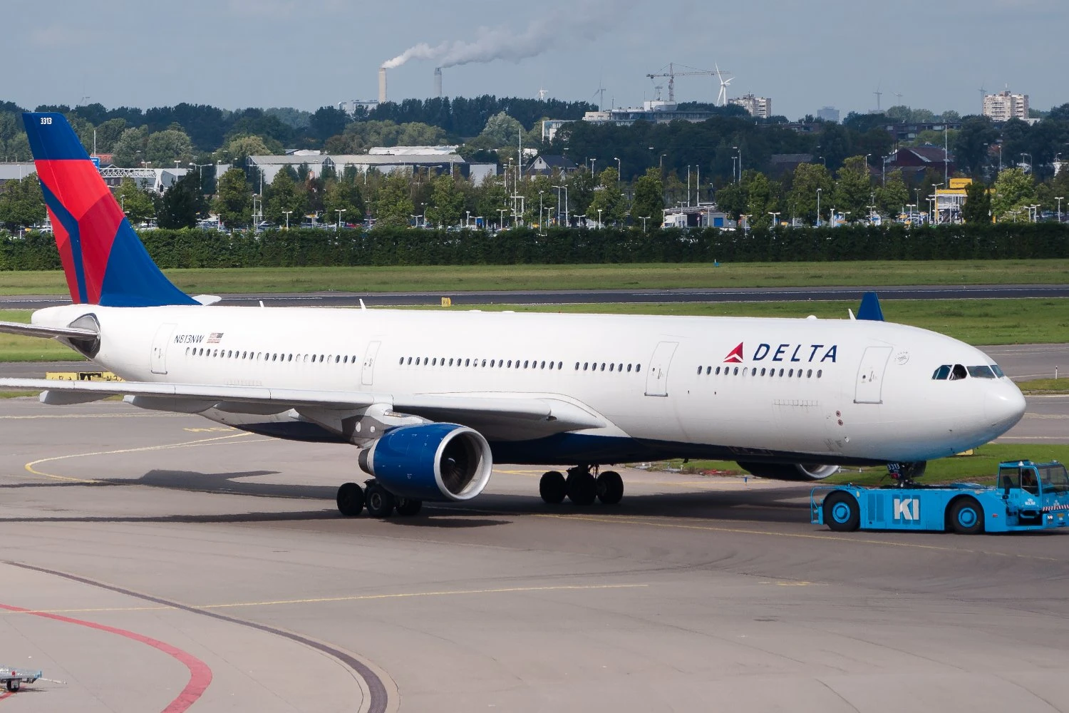 Motor de jato A330 da Delta explode na decolagem em Guarulhos