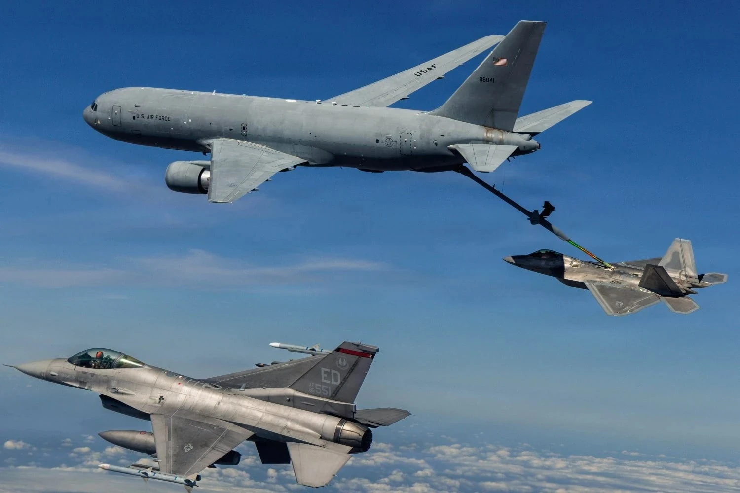 Força Aérea dos EUA antecipa melhorias na frota de aviões-tanque KC-46