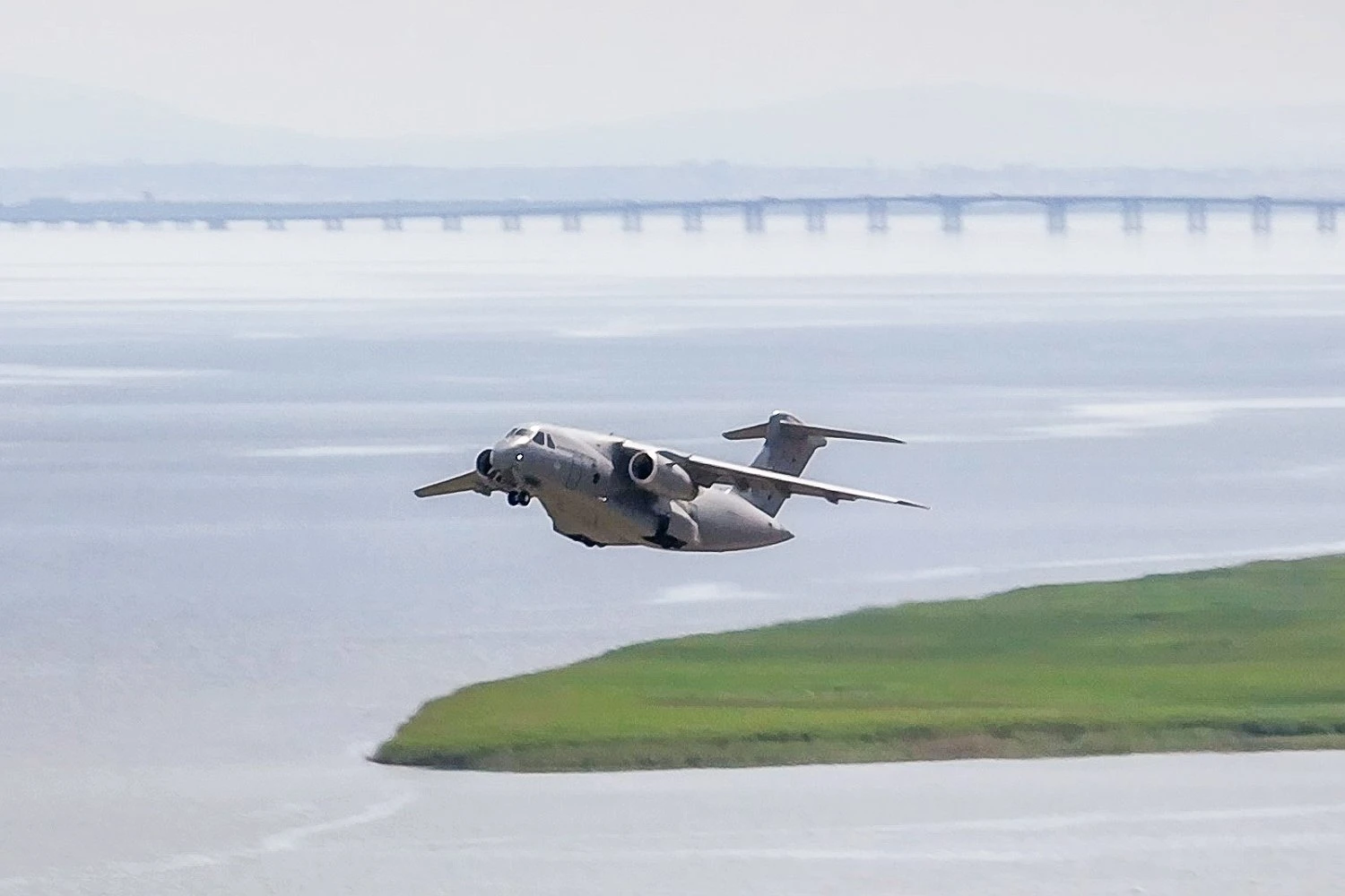 O primeiro C-390 da Hungria na OGMA