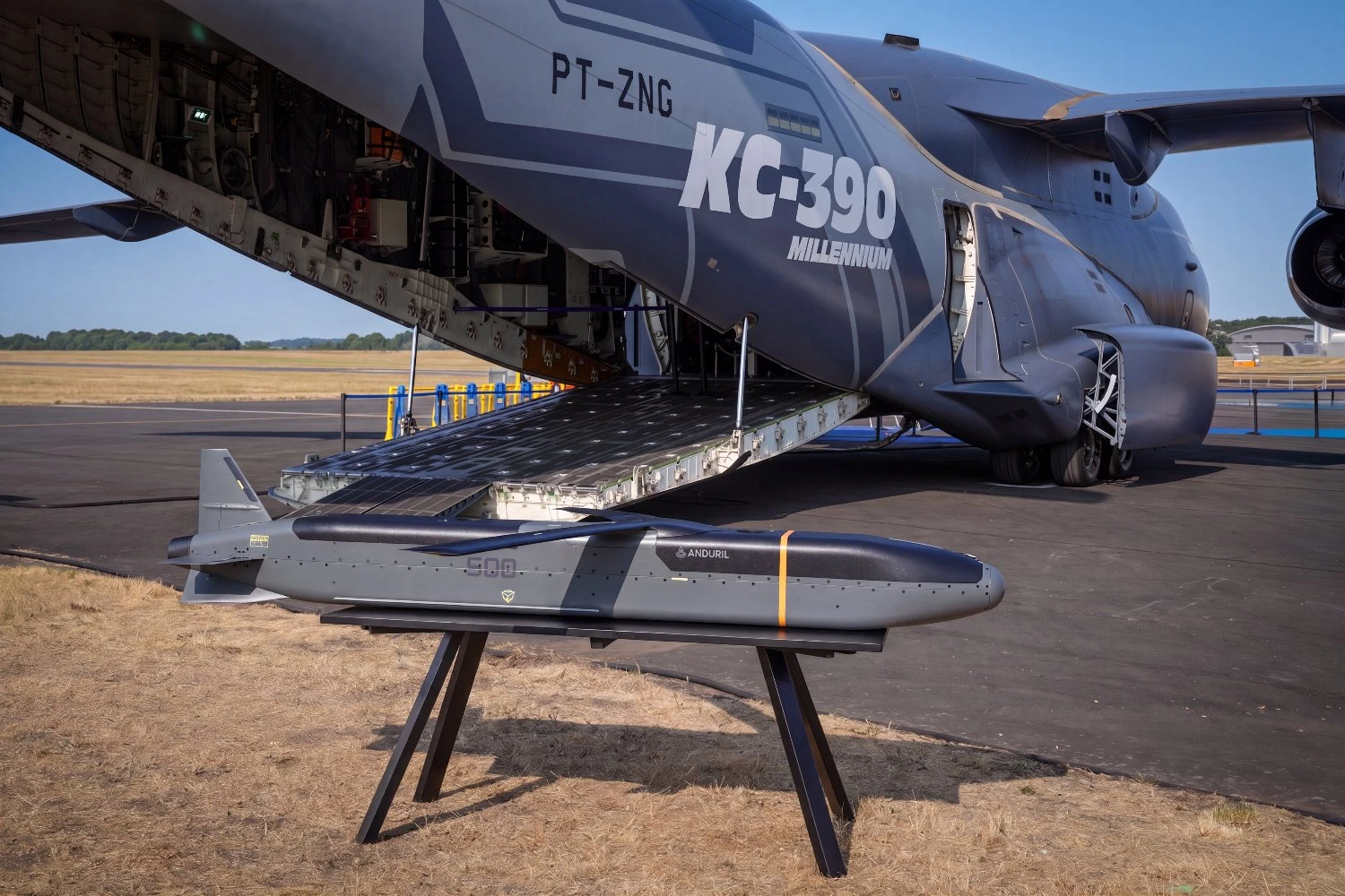 KC-390 e o   Barracuda-500M