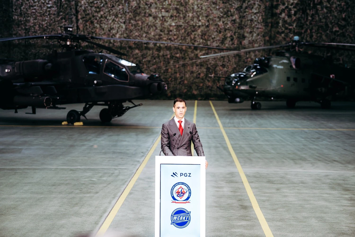 Acordo da Boeing com as empresas de defesa polonesas WZL-1 e WCBKT sobre o helicóptero AH-64