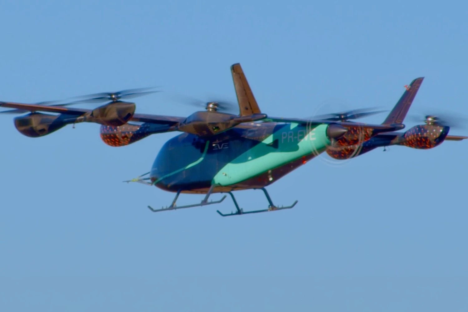 Eve inicia nova fase de testes de voo de carro voador com acionamento do propulsor traseiro