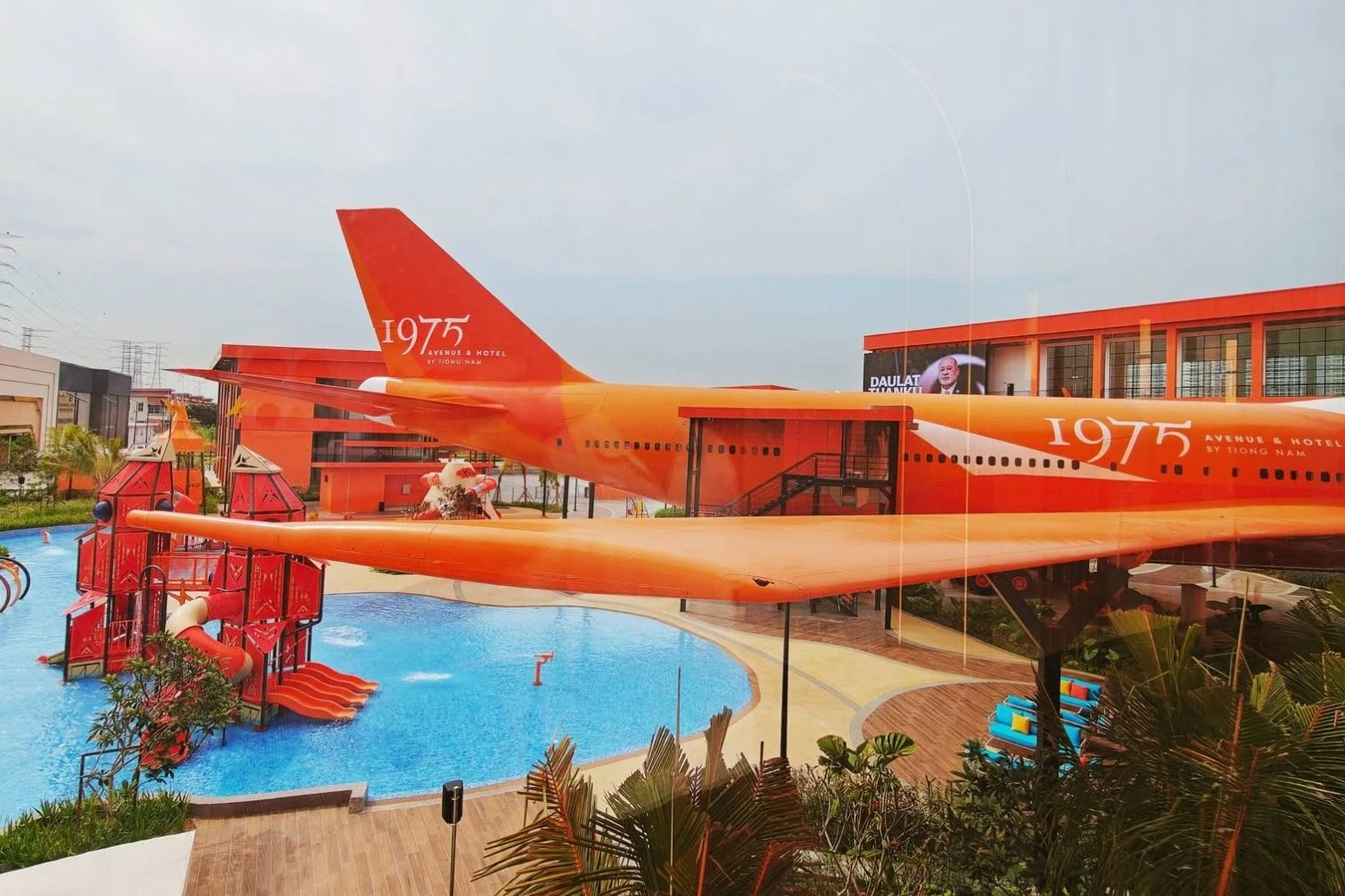 Boeing 747 aposentado vira hotel na Malásia