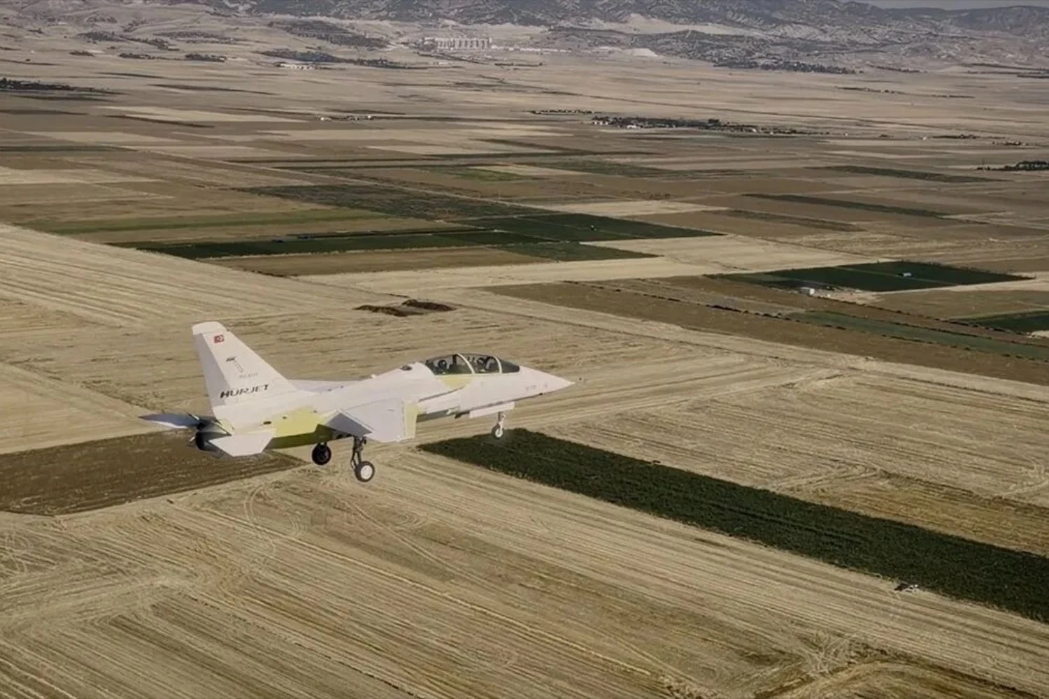 O primeiro jato Hürjet da Força Aérea da Turquia