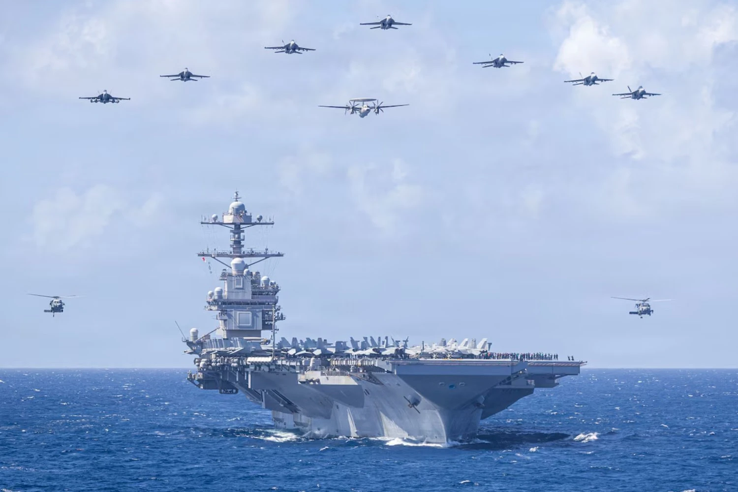 Trump quer que porta-aviões dos EUA abandonem catapultas eletromagnéticas