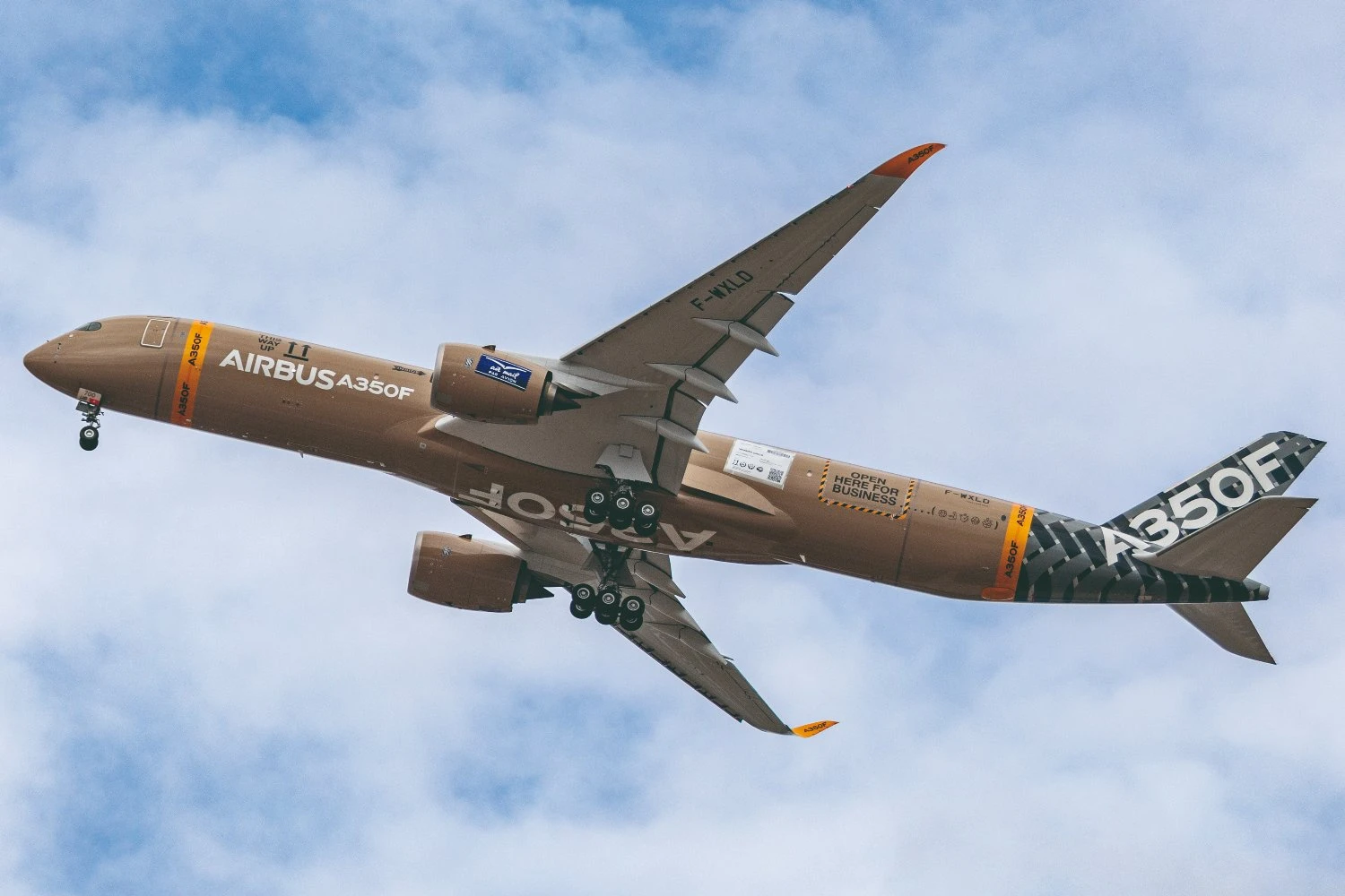 O A350F decola pela primeira vez | AIRBUS