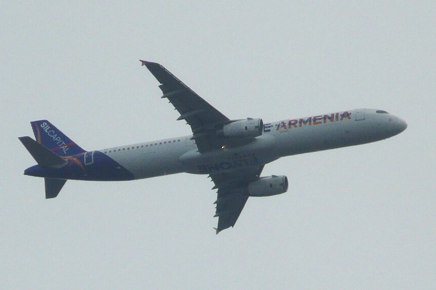 Antigo Airbus A321 da Flyone Armenia