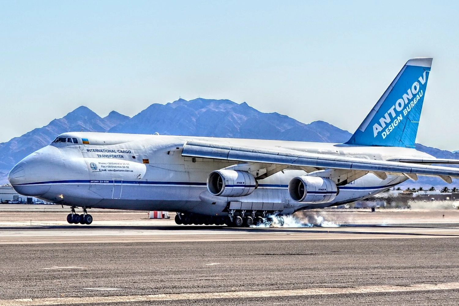 Europa está entre modernizar o gigante Antonov An-124 e lançar novo avião cargueiro