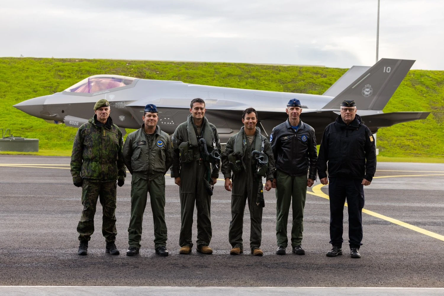 Caça F-35A chega à Finlândia