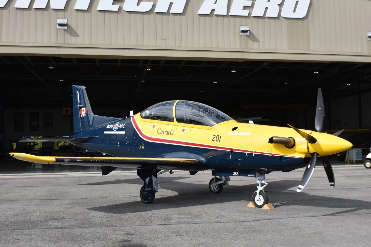 Primeiros treinadores Pilatus PC-21 chegam ao Canadá
