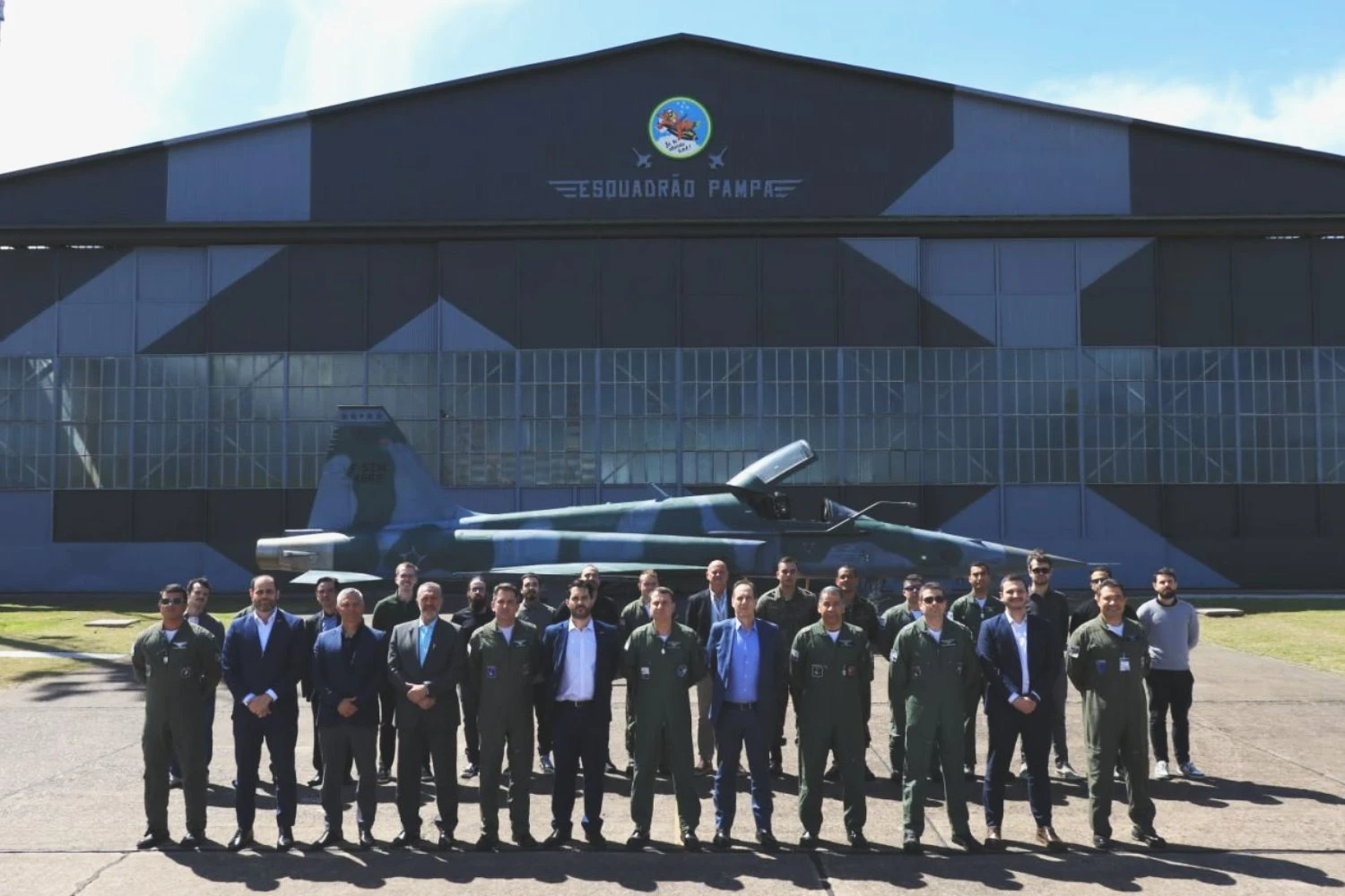 Caça F-5M em Canoas