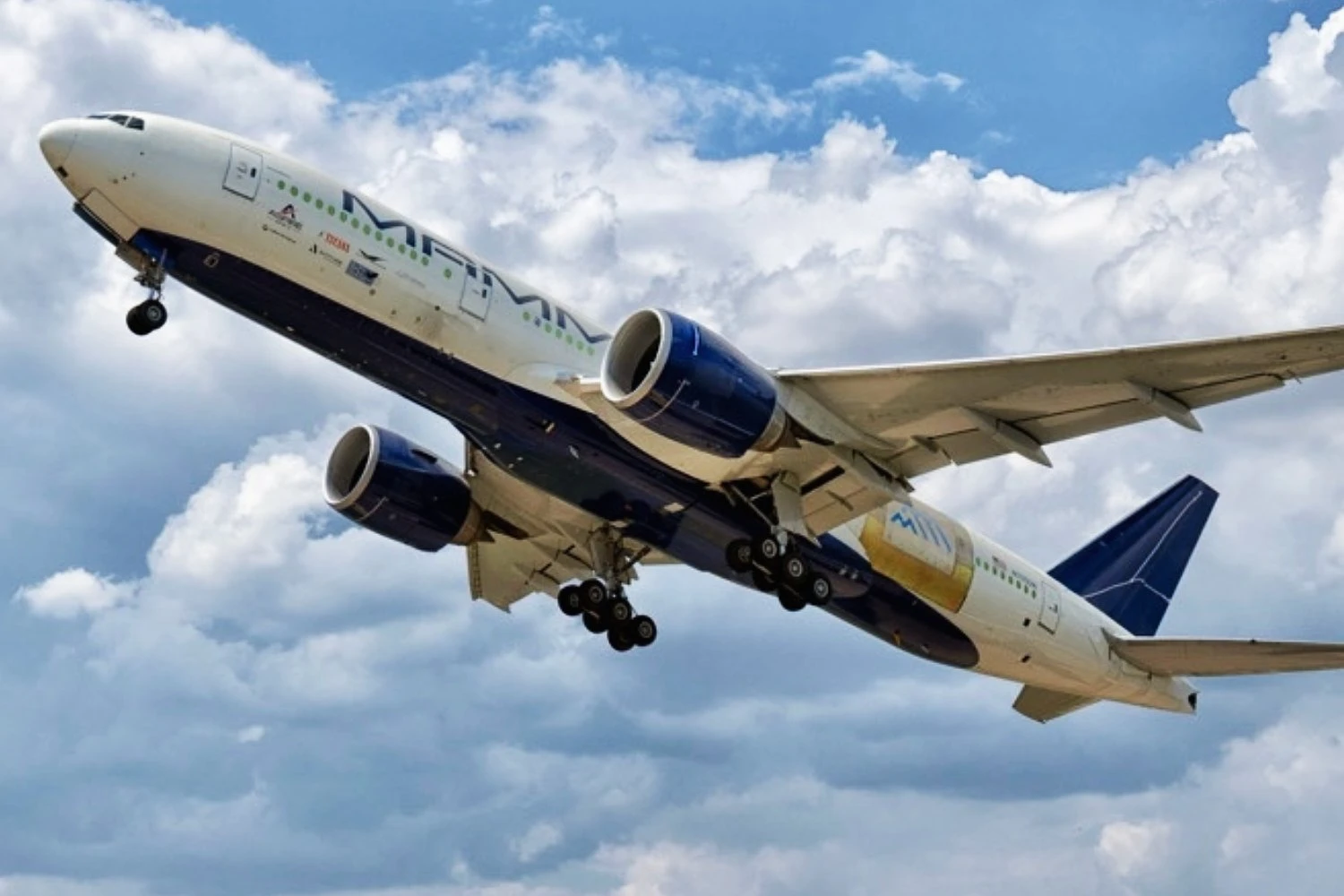 Boeing 777-200LRMF