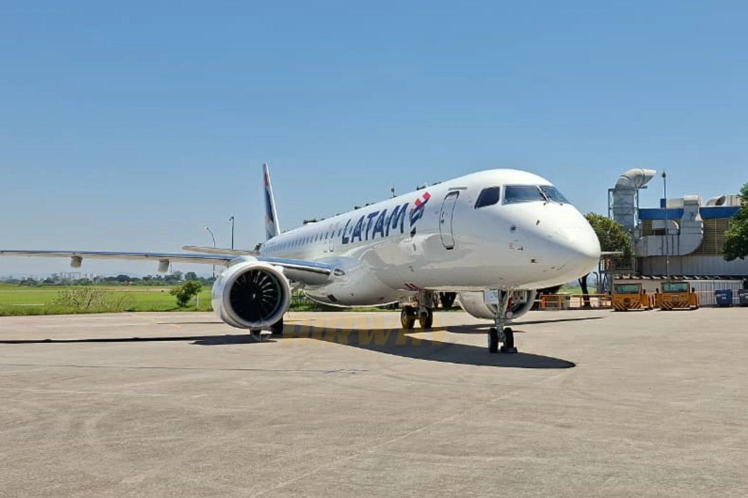 Terceiro Embraer E195-E2 da LATAM faz primeiro voo no Brasil