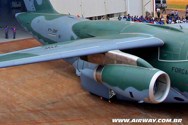O KC-390 usa turbofans V2500, da IAE