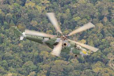 O helicóptero atinge velocidades de até 320 km/h