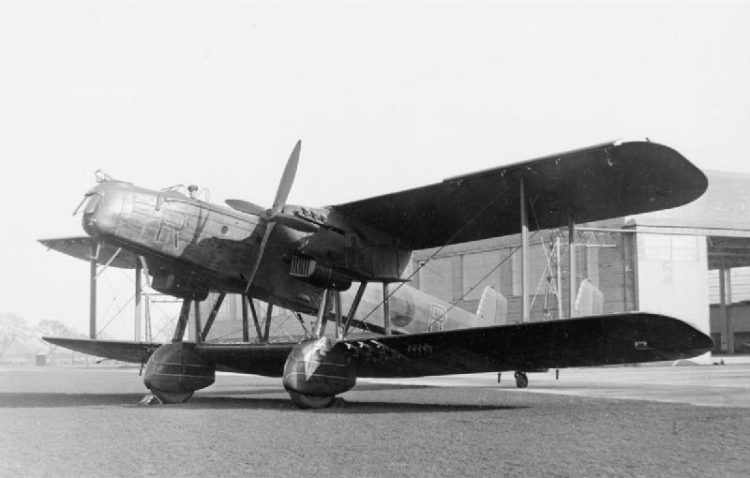 Já na metade da década de 1930 o avião foi considerado obsoleto