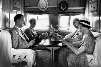 Nos anos 1930 os passageiros podiam até abrir a janela do avião, como se fosse um trem