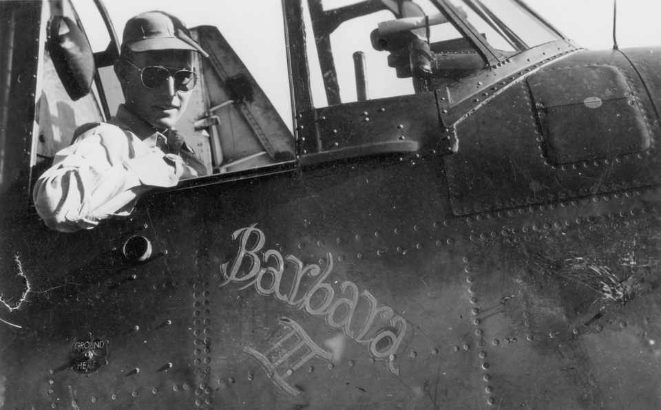 George Bush na cabine de seu TBF Avenger "Barbara III"