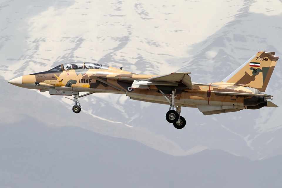 O Irã é atualmente o único país que ainda utiliza o F-14. A versão naval do US Navy foi aposentada em 2006