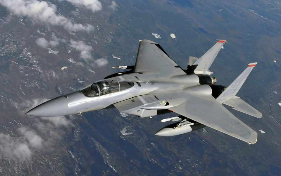 A Boeing assumiu a produção do F-15 após comprar a McDonnell Douglas, em 1996 (USAF)