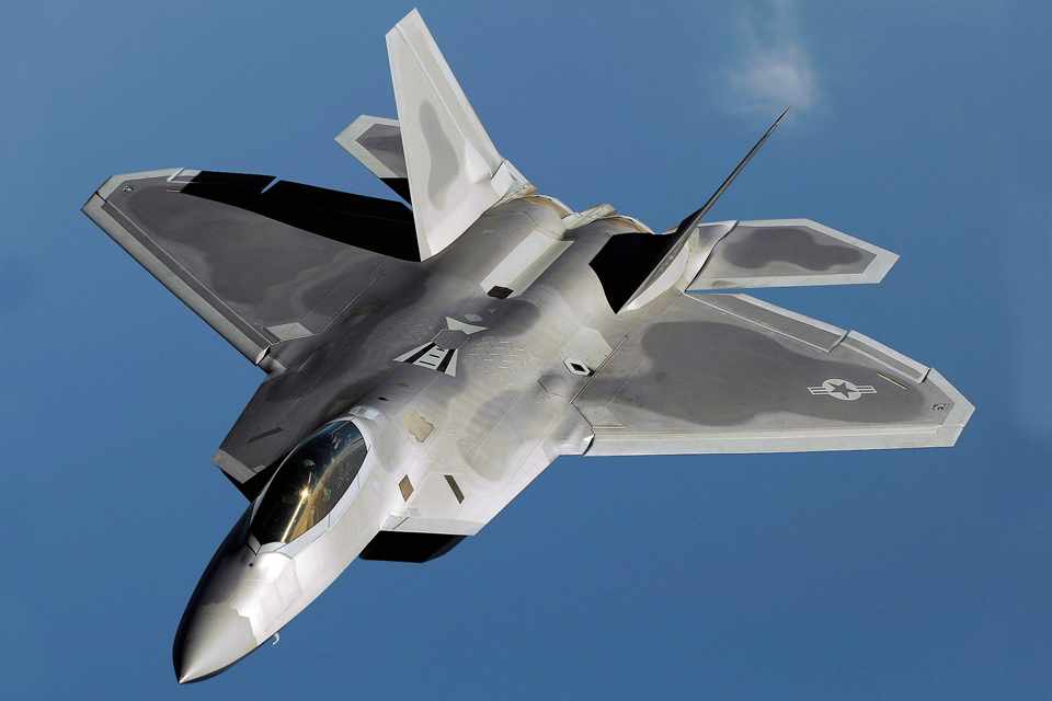 O F-22 Raptor é atualmente o único caça Stealth operacional