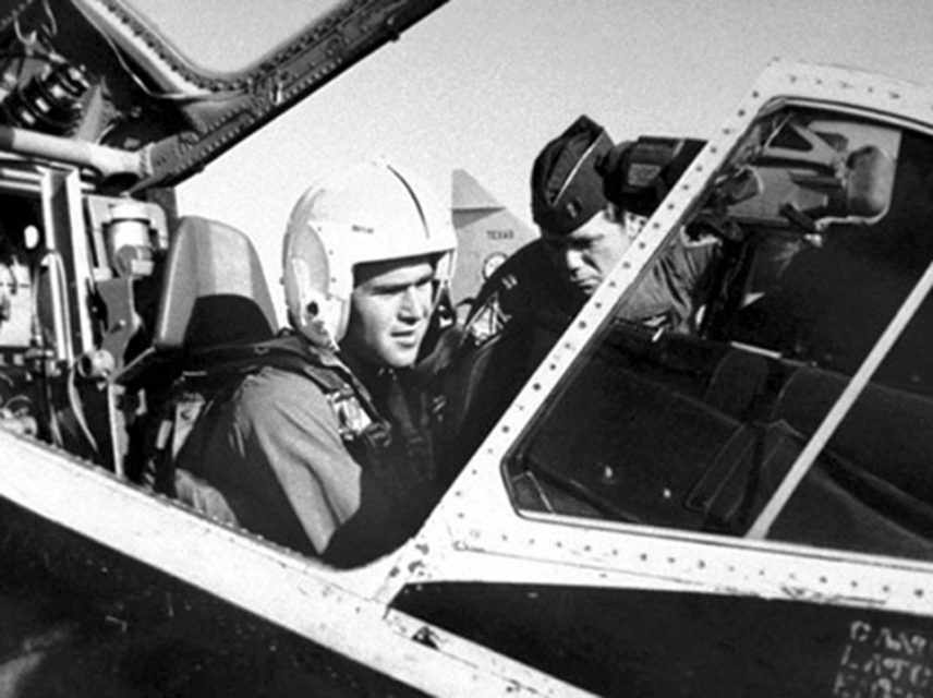 George W. Bush a bordo de um F-102 Delta Dagger