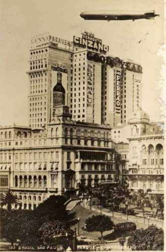 Hindenburg sobrevoa o que hoje é o centro de São Paulo