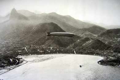 Graf Zeppelin durante uma de suas tantas passagens pelo Rio de Janeiro