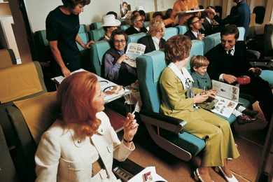 Mais um voo comum em classe econômica nos anos 1970...