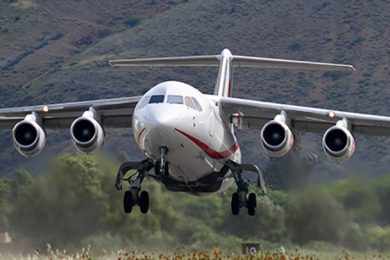 O BAe 146 pode voar a velocidade máxima de 801 km/h