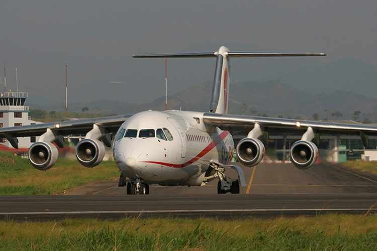 Cada uma das turbinas do BAe 146 gera um empuxo de 3.160 kgfm