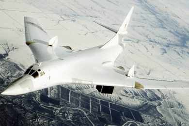 O Tu-160 pode voar a mach 2.05, cerca de 2.000 km/h