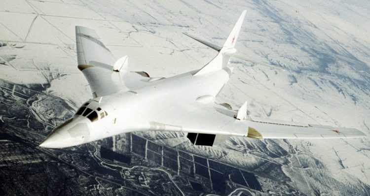 O Tu-160 pode voar a mach 2.05, cerca de 2.000 km/h