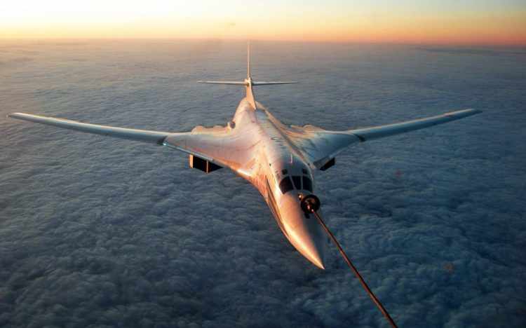 A capacidade de reabastecimento em voo aumenta consideravelmente o alcance do Tu-160