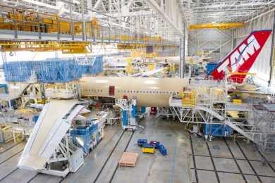 O Airbus A350 da TAM está sendo fabricado em Toulouse, na França